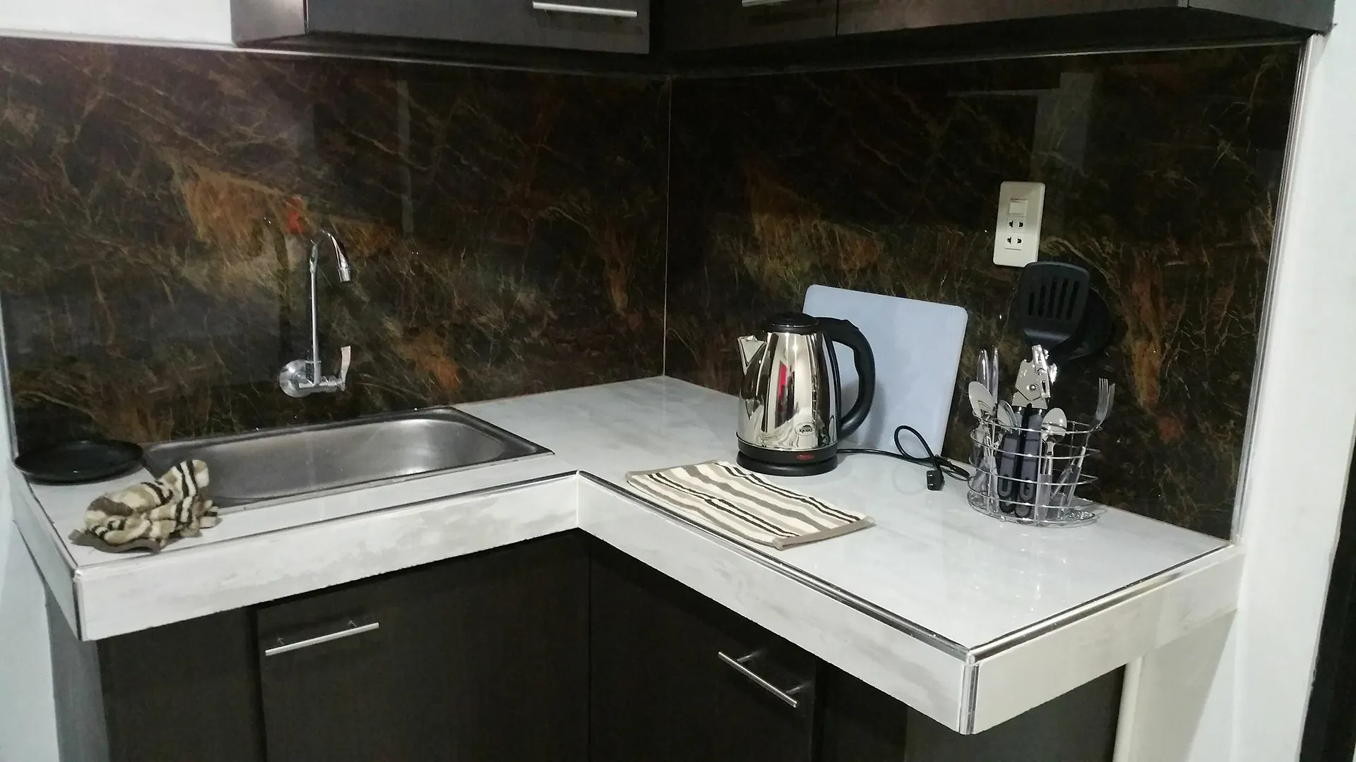 Luxury Suites A Angeles 3*,  Filippijnen
